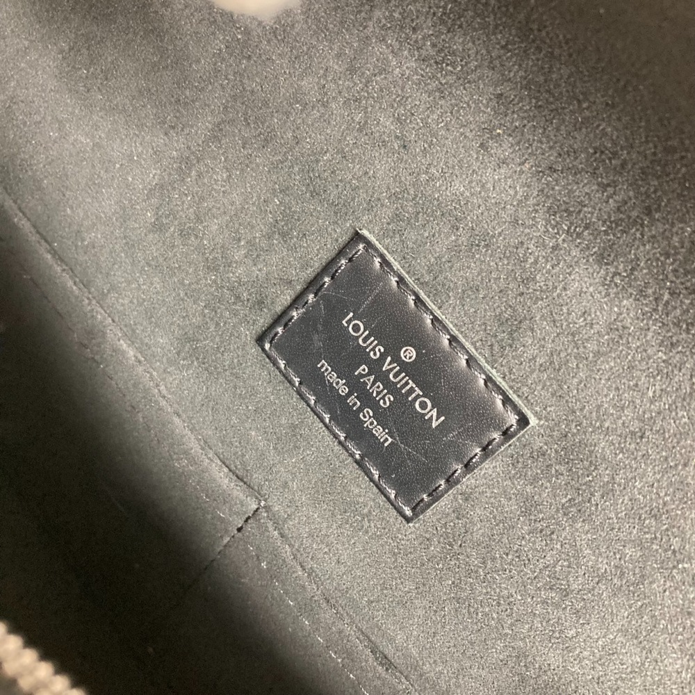 LOUIS VUITTON Bag - Picture 11 of 16